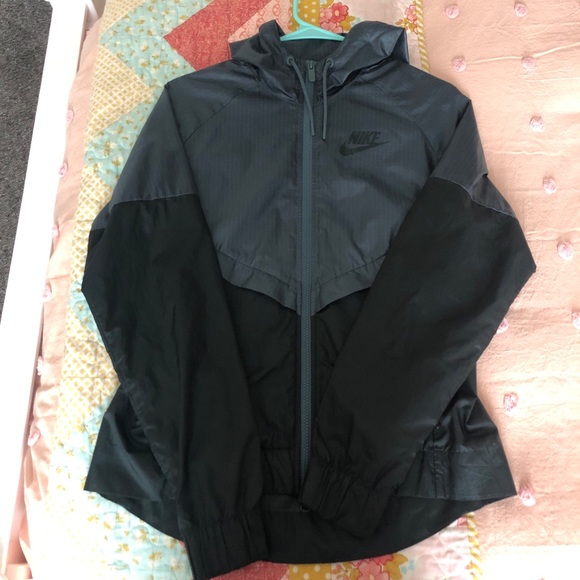 Nike Jackets & Blazers - Women’s Small Nike Windbreaker